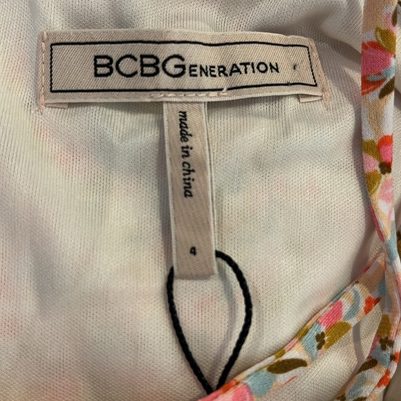 NWT 🌸 BCBGeneration 🌺 Floral Print Sleeveless Faux Wrap Mini Dress - size 4 - Picture 4 of 8